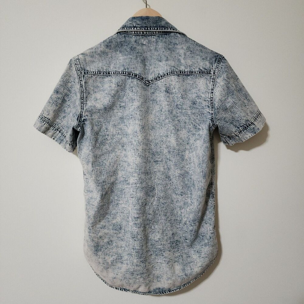 True Religion Mens Western Woven Shirt Short Sleeve Acid Wash Blue Denim Size S - Picture 2 of 12